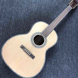 Chine Guitare personnalisée OEM, forme du corps OOO42, Guitare acoustique, top en épinette solide, véritable liant d'abalone et tableau de doigts en ébène fournisseur